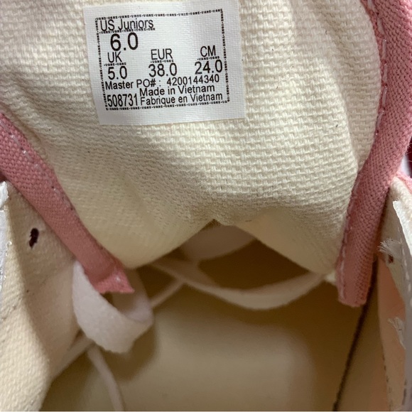 NEW Vans Old Skool Low Women's Size 7-8.5 Light Pink Suede Athletic Skate Shoes - Picture 9 of 11